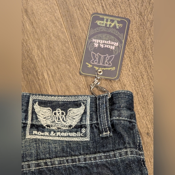 Rock And Republic. Blue Denim Jeans with Skull Embroidered Pockets, Button Fly. - Picture 7 of 12